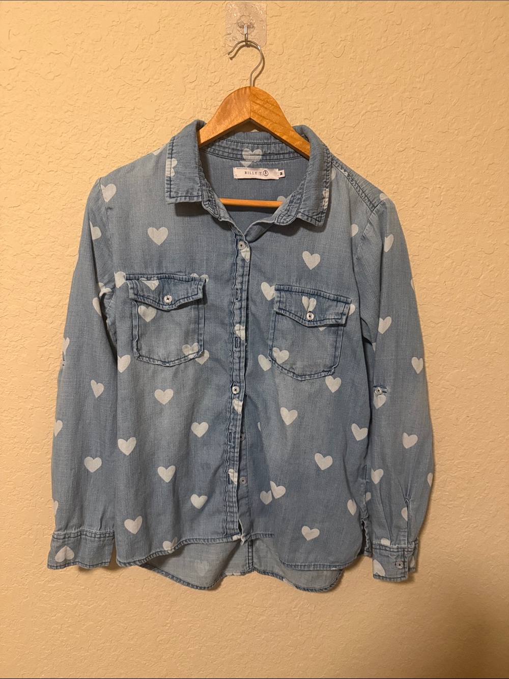Billy T Women's Blue Heart Print Button-Down Shirt